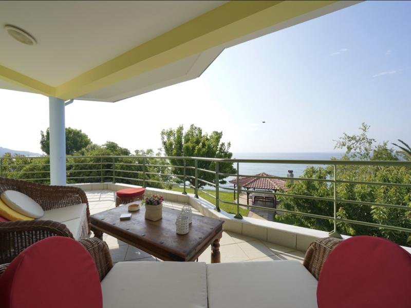 One bedroom, beachfront apartment near Kavala city