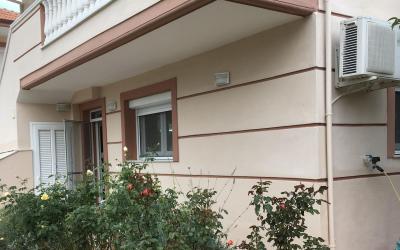 Уютен партерен апартамент с градина
